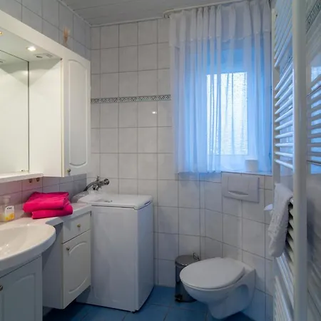 Haus Katja 펜션 도누메시어